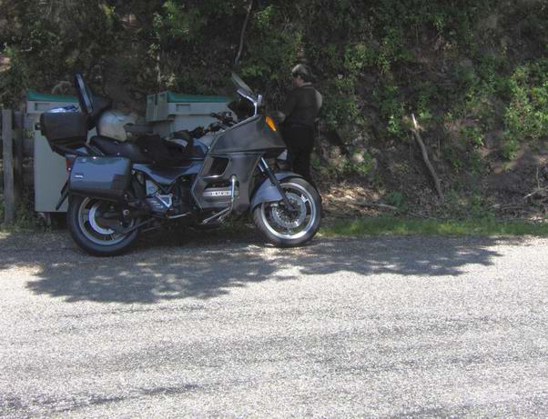 Hermanns Bike im Schatten
am Paßaufstieg